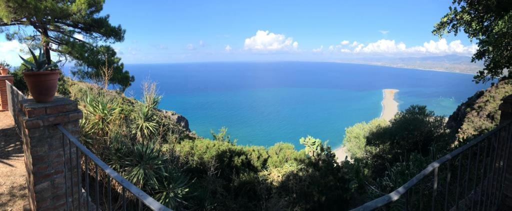 L'Ulivo In Villa Greco Tindari Eksteriør billede