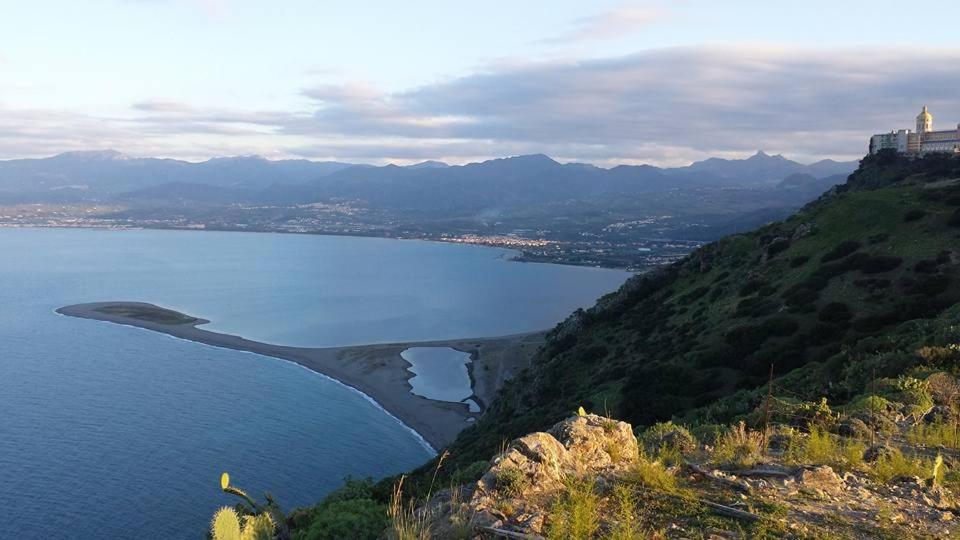 L'Ulivo In Villa Greco Tindari Eksteriør billede